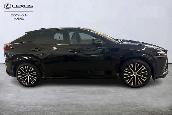 Lexus RZ450e 16 of 29