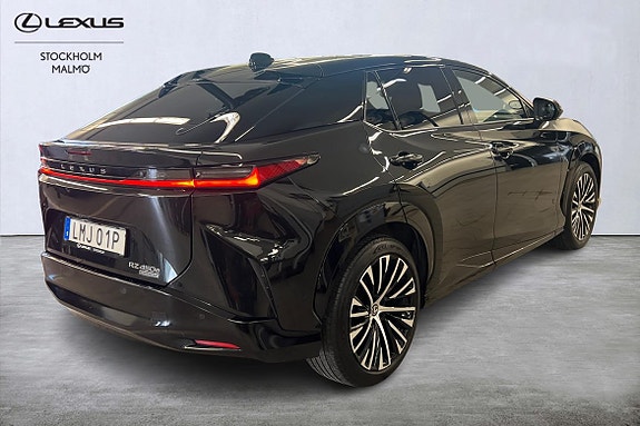 Lexus RZ450e 17 of 29