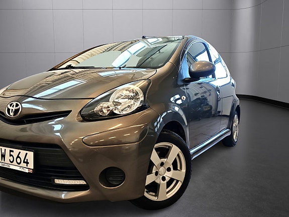 Toyota Aygo 2 of 23