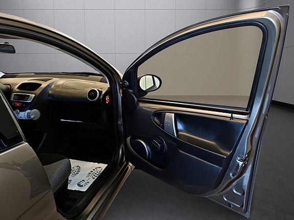 Toyota Aygo 14 of 23