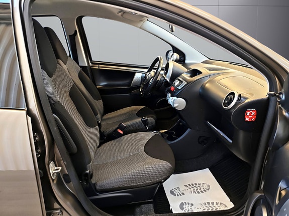 Toyota Aygo 15 of 23