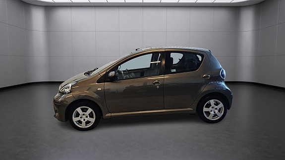 Toyota Aygo 3 of 23
