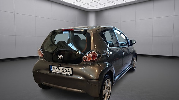 Toyota Aygo 10 of 23