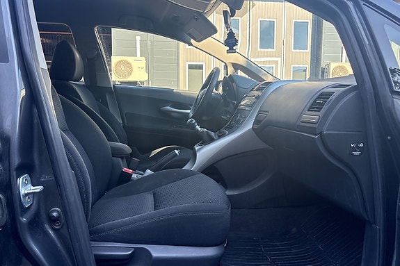 Toyota Auris 8 of 10