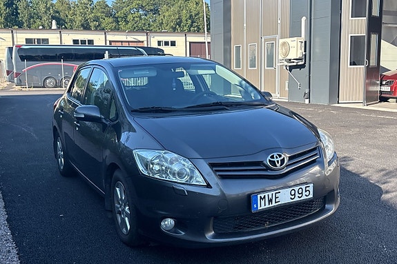 Toyota Auris 4 of 10