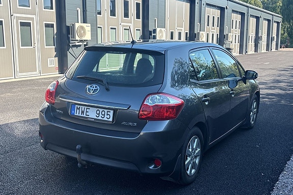 Toyota Auris 6 of 10