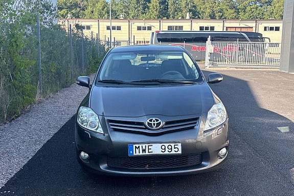Toyota Auris 3 of 10