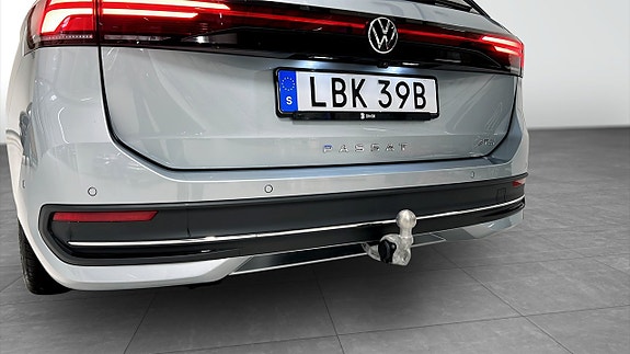 Volkswagen Passat 13 of 22