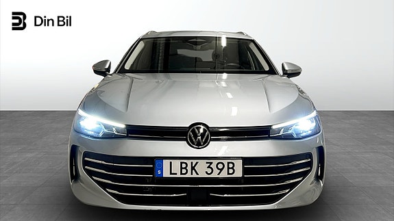 Volkswagen Passat 4 of 22