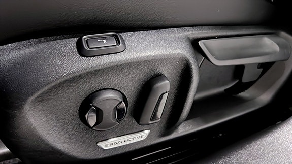 Volkswagen Passat 17 of 22