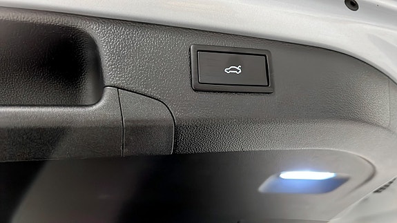 Volkswagen Passat 14 of 22