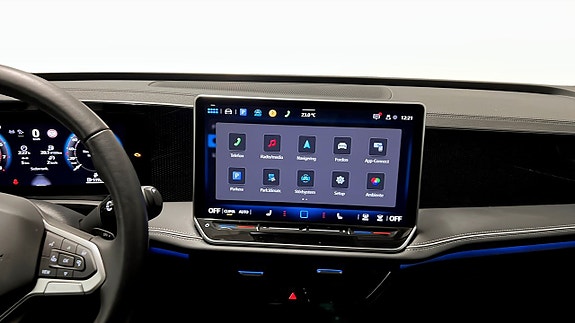 Volkswagen Passat 9 of 22