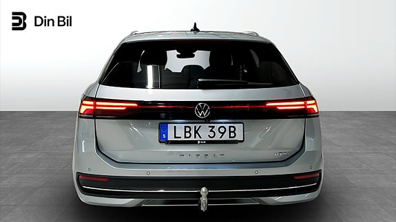 Volkswagen Passat 5 of 22