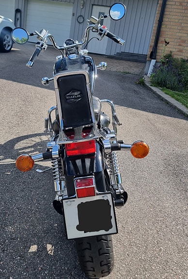Suzuki VS 800 GL 3 of 6
