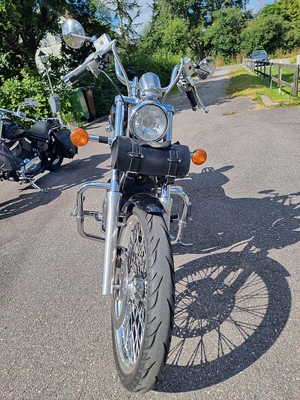 Suzuki VS 800 GL 4 of 6