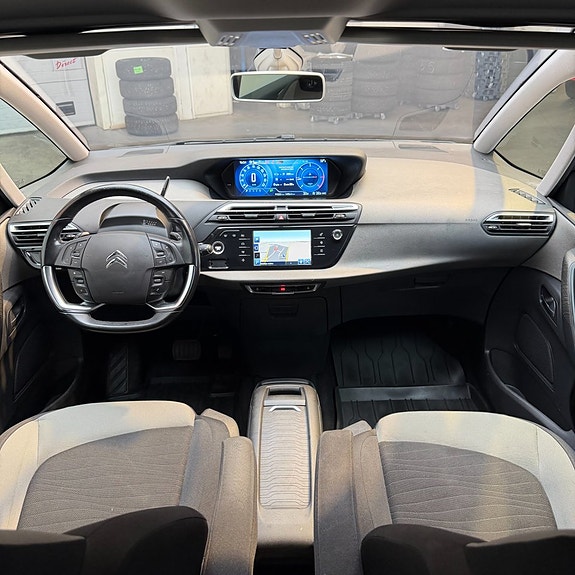 Citroen Grand C4 Picasso 9 of 11