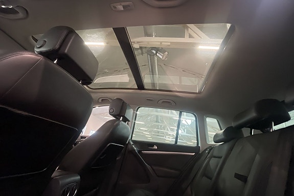 Volkswagen Tiguan 12 of 15