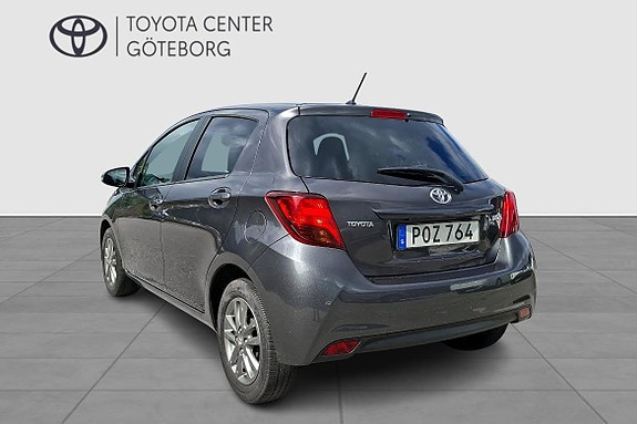 Toyota Yaris 3 of 12