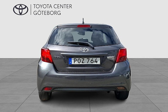 Toyota Yaris 5 of 12