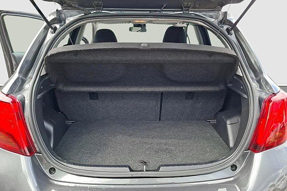 Toyota Yaris 11 of 12