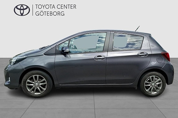 Toyota Yaris 4 of 12