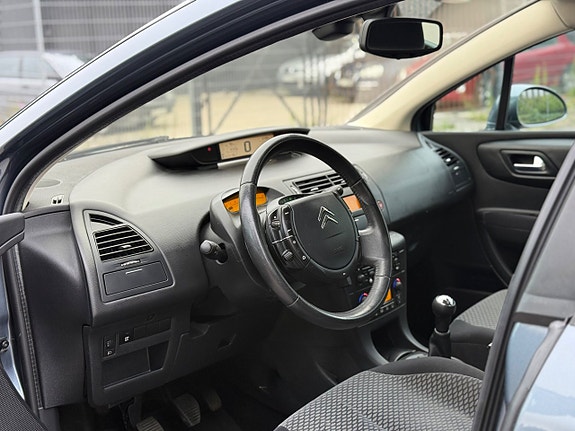 Citroen C4 11 of 12