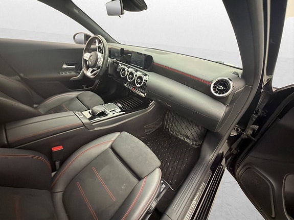Mercedes-Benz A200 30 of 30