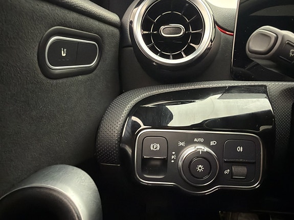 Mercedes-Benz A200 13 of 30