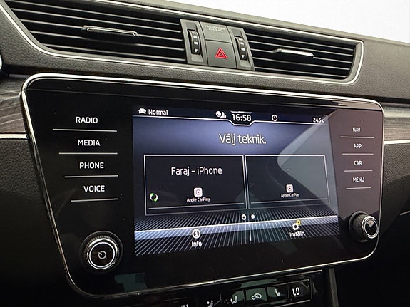 Skoda Superb 23 of 30