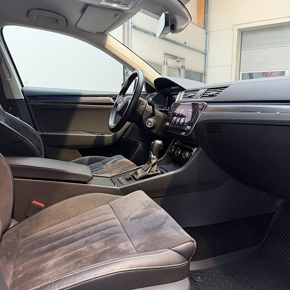 Skoda Superb 11 of 13