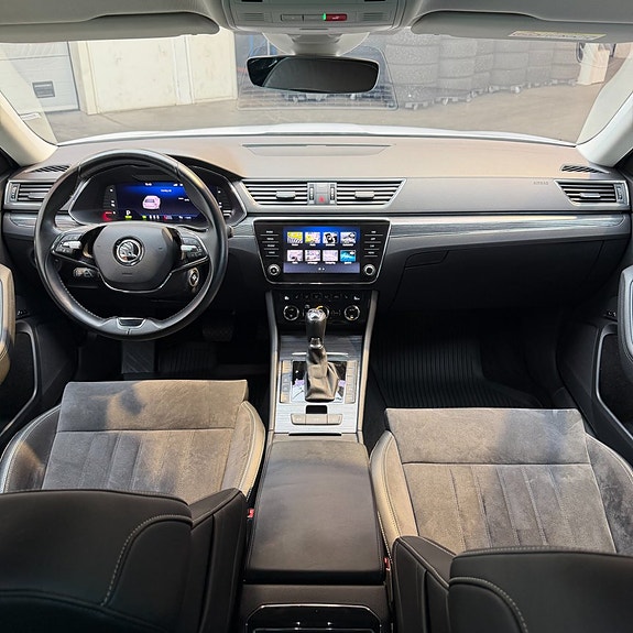Skoda Superb 9 of 13
