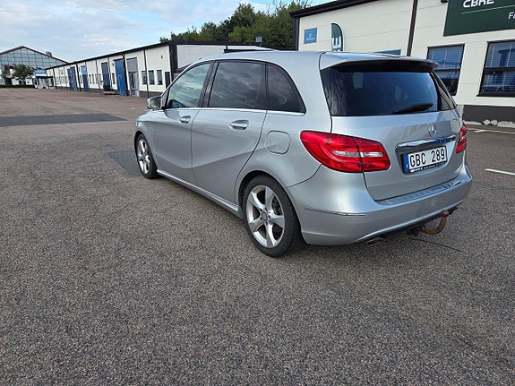 Mercedes-Benz B200 6 of 7