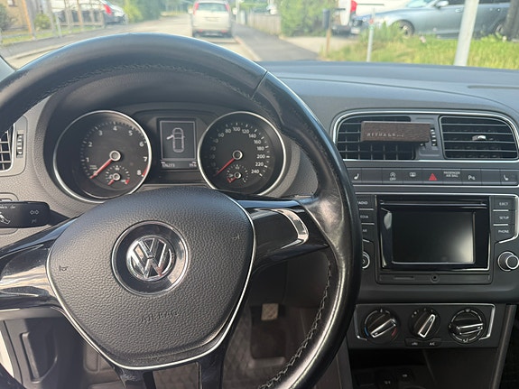 Volkswagen Polo 7 of 9