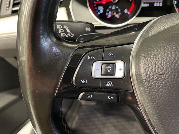 Volkswagen Passat Alltrack 11 of 23