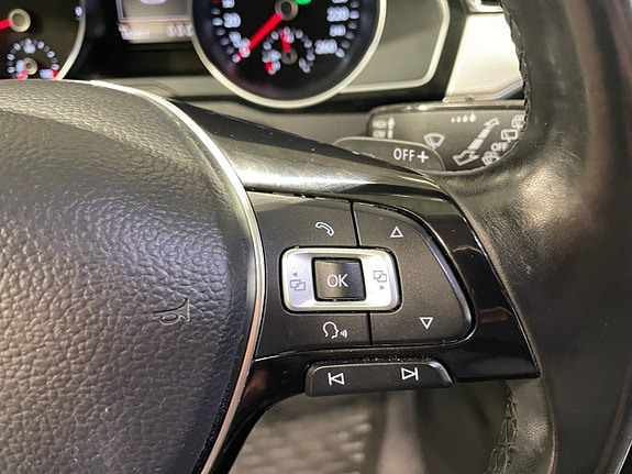 Volkswagen Passat Alltrack 12 of 23