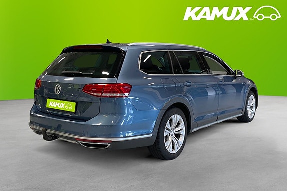 Volkswagen Passat Alltrack 4 of 23