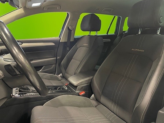 Volkswagen Passat Alltrack 9 of 23