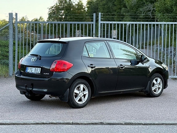 Toyota Auris 10 of 11