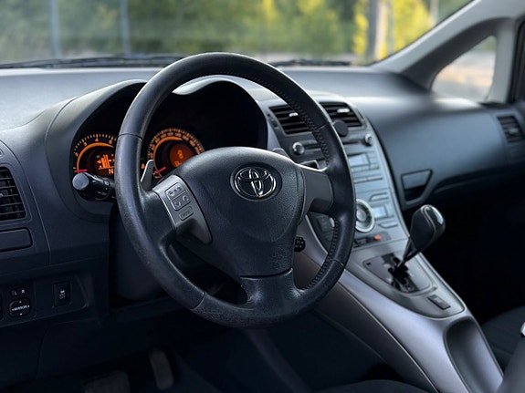 Toyota Auris 6 of 11