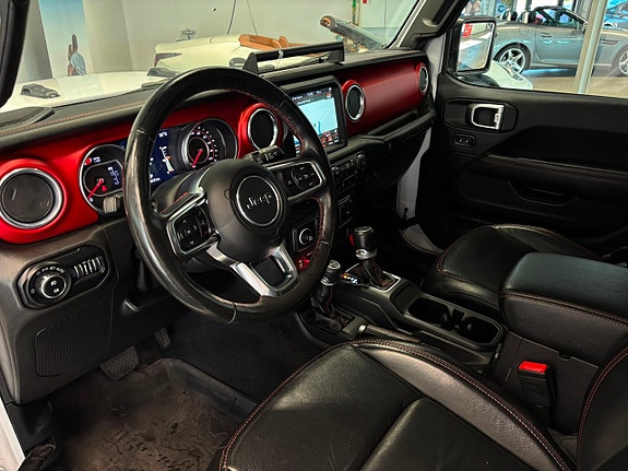 Jeep Wrangler Unlimited 13 of 30