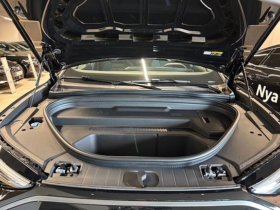 Audi Q6 e-tron 13 of 13