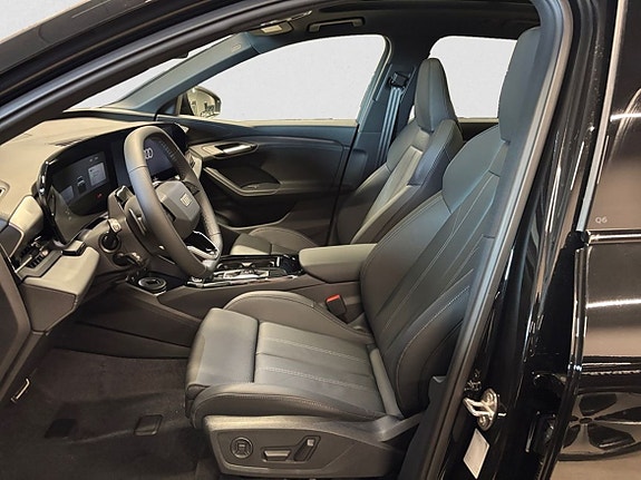 Audi Q6 e-tron 7 of 13