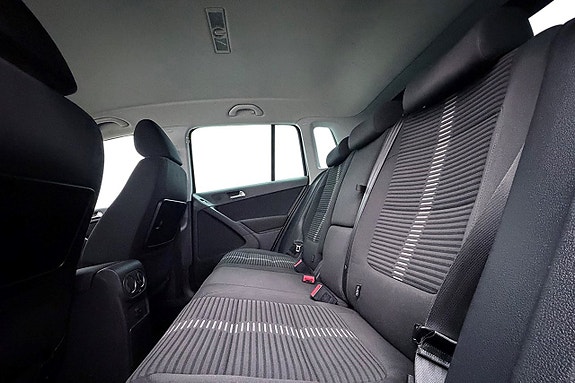 Volkswagen Tiguan 12 of 26