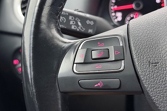 Volkswagen Tiguan 16 of 26