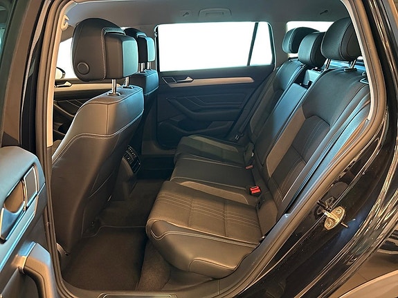Volkswagen Passat Alltrack 22 of 24
