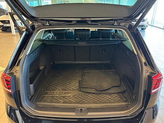 Volkswagen Passat Alltrack 23 of 24
