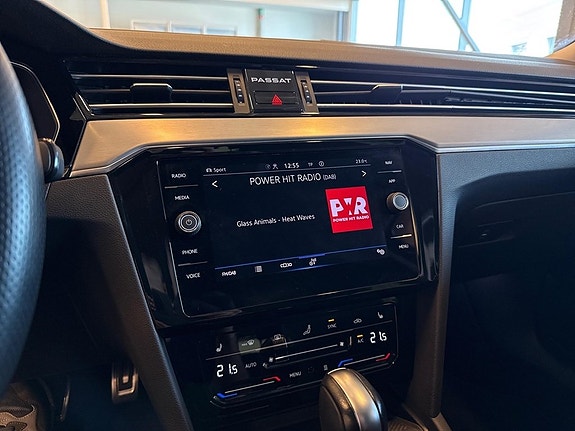 Volkswagen Passat Alltrack 17 of 24