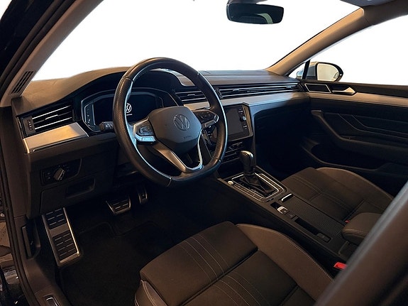 Volkswagen Passat Alltrack 8 of 24