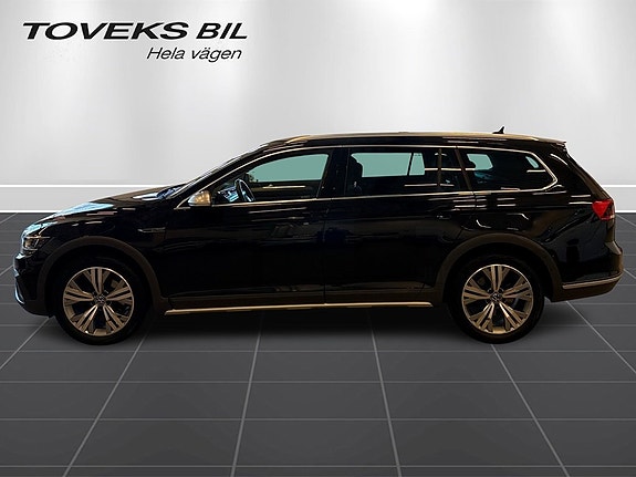 Volkswagen Passat Alltrack 2 of 24