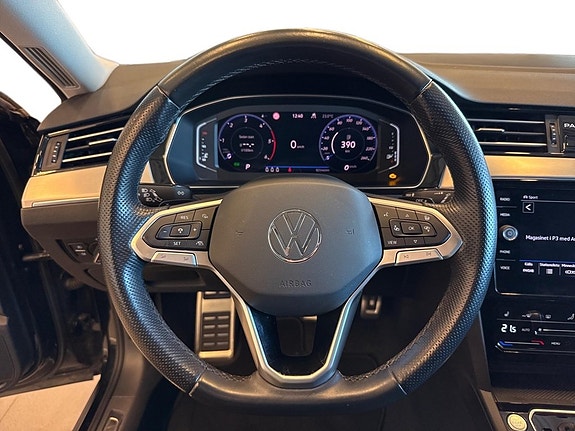 Volkswagen Passat Alltrack 10 of 24